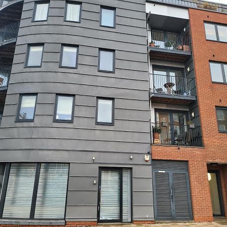 Battersea Power Station Suite London Exterior photo